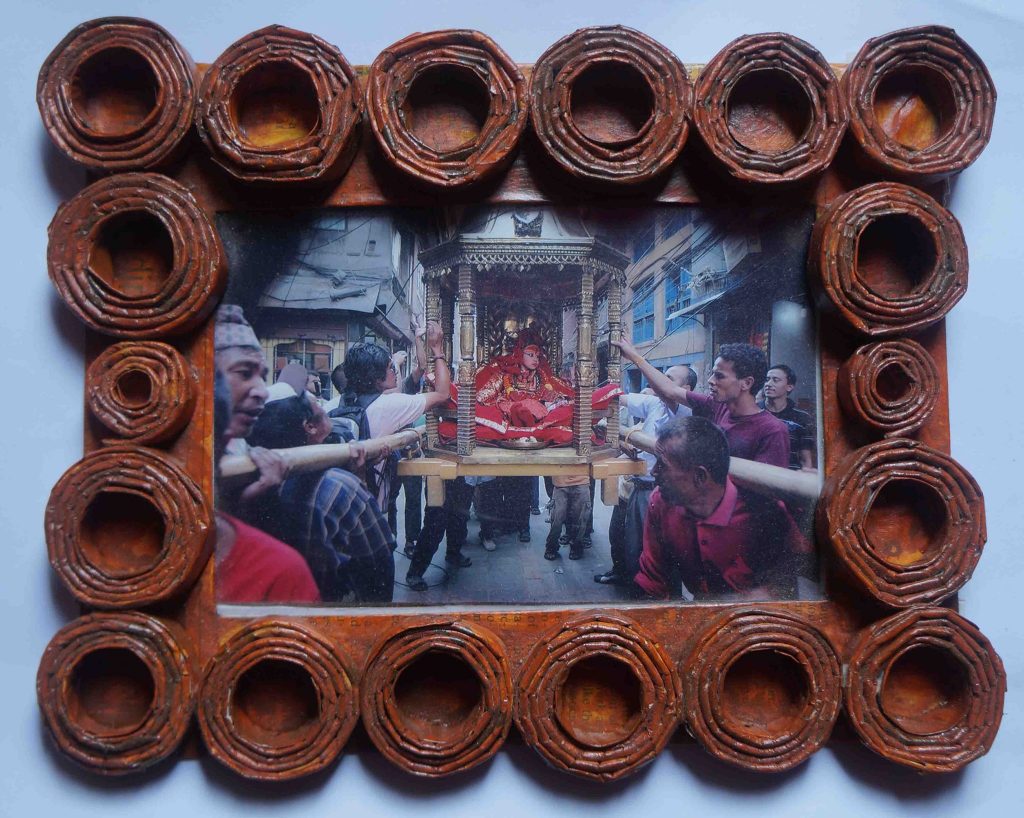 recycled-crafts-nepal-nepali -artisans-photo-frame