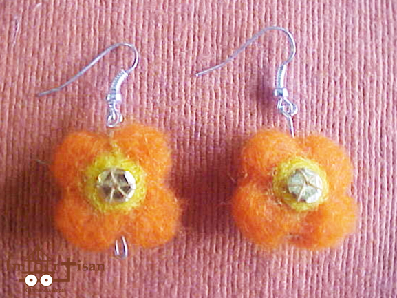 felt-earrings-flower-sitara