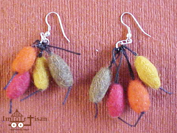 felt-earrings-w-aluminium-ear-hooks