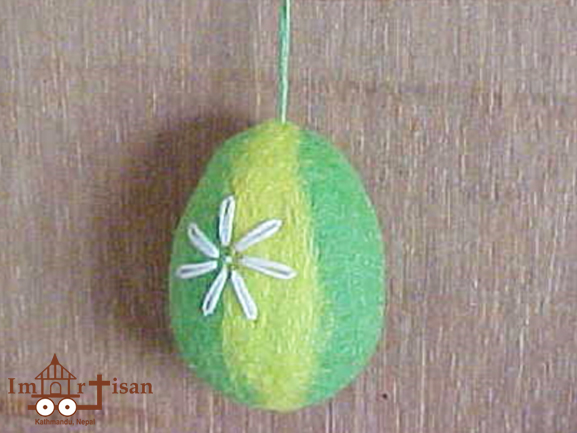 felt-egg-ball