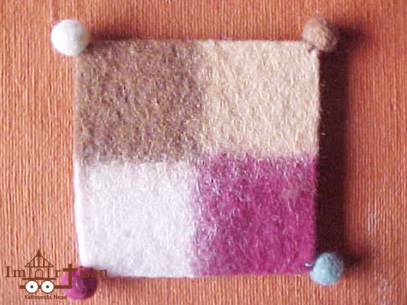 felt-four-color-teacoaster-w-felt-balls
