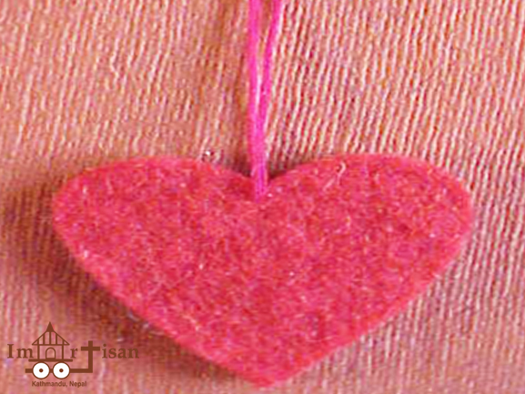 felt-heart-ornament-02