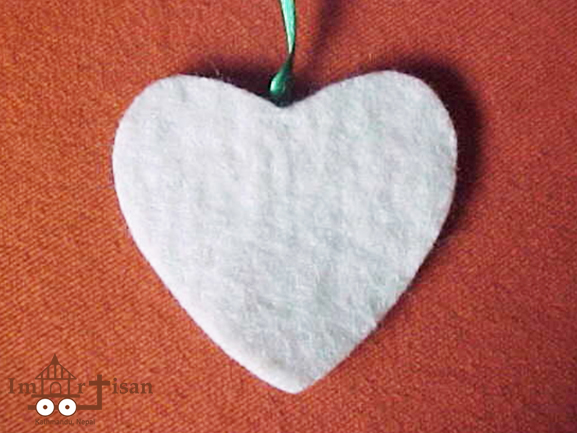 felt-heart-ornament
