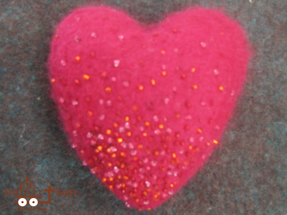 felt-heart-w-beads