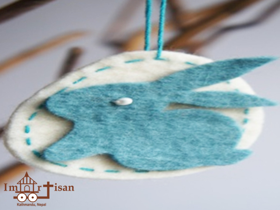 felt-ornament-egg-w-rabbit