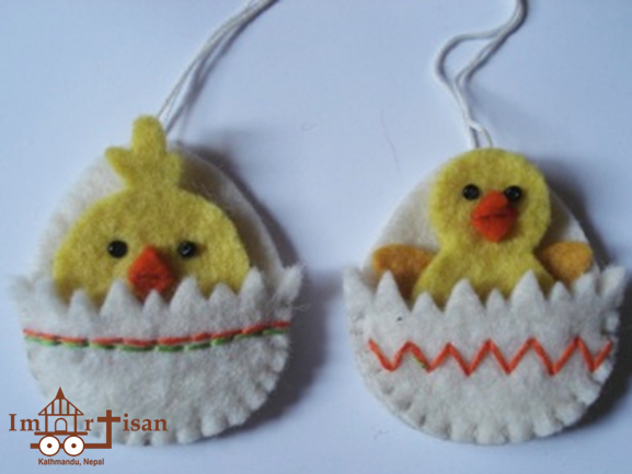 felt-ornament-egg-zigzag-design-with-chicken