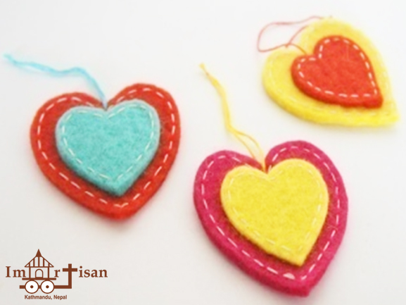 felt-two-layer-brooch-heart